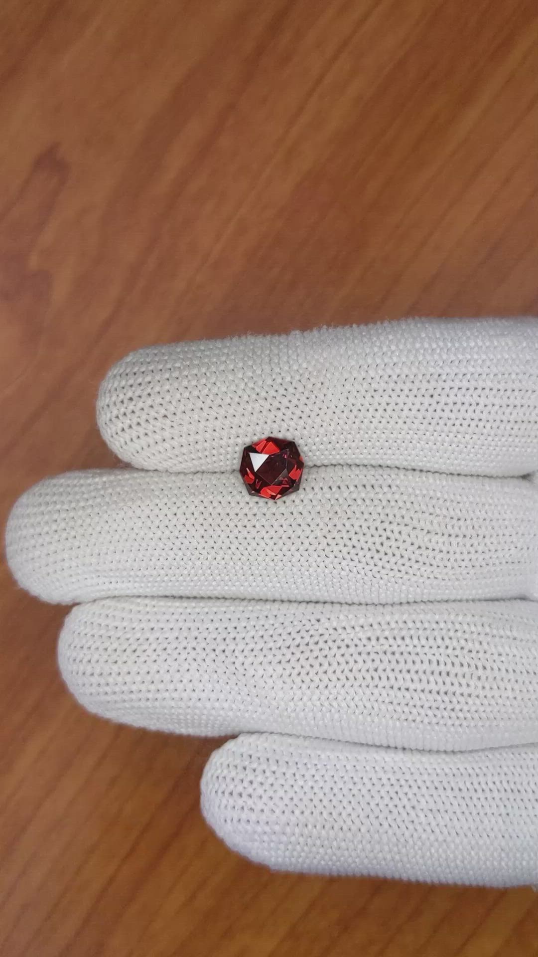 1.71 Ct. Garnet from Ceylon (Sri Lanka) Size Video