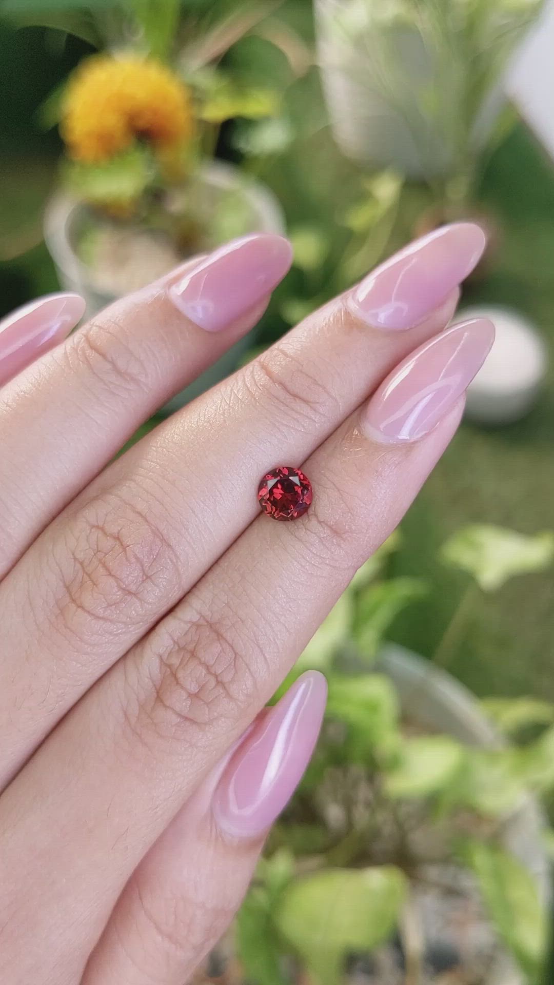 1.07 Ct. Almandine Garnet from Ceylon (Sri Lanka) Size Video