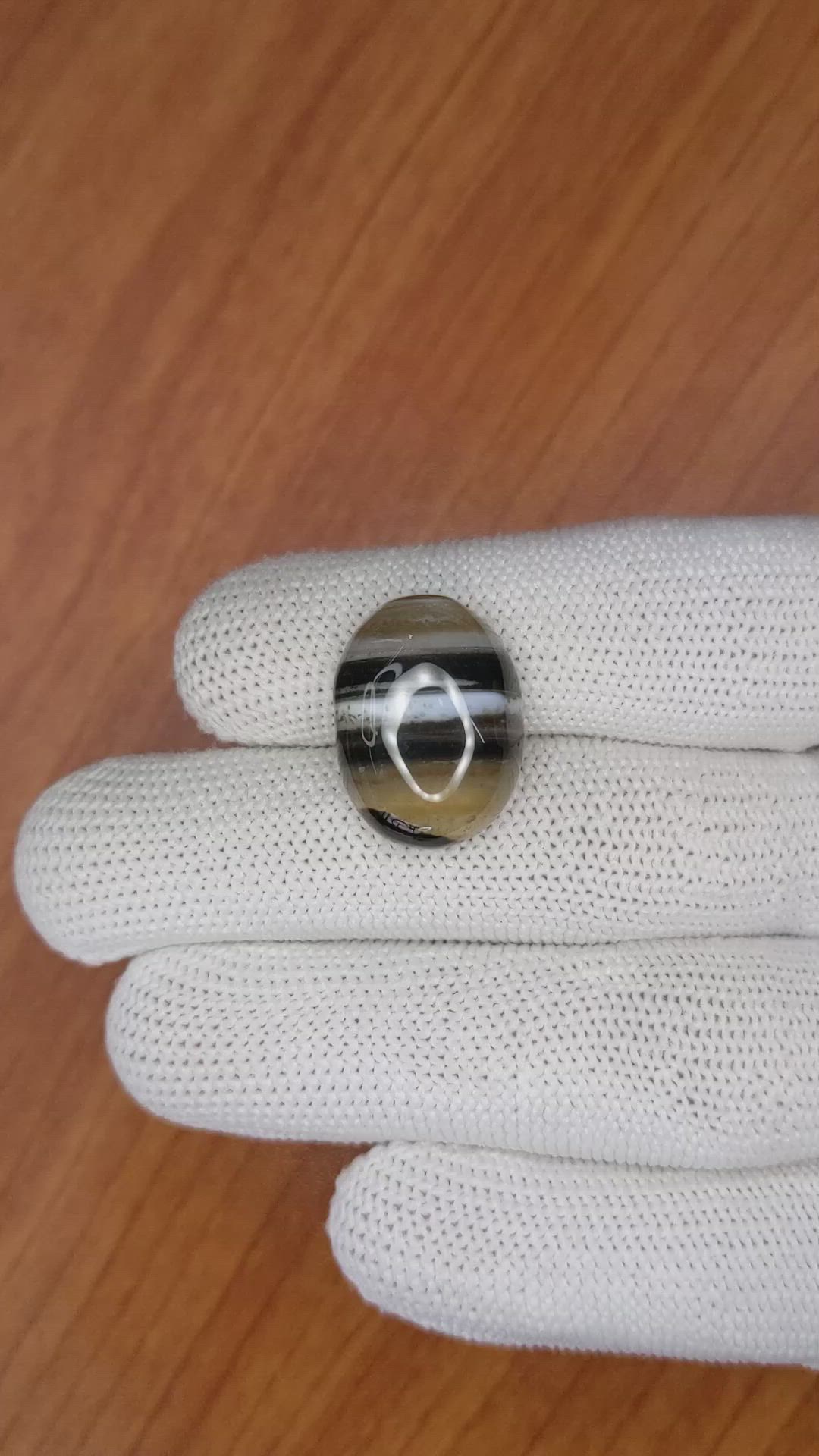 17.18 Ct. Cabochon Onyx from Madagascar Size Video
