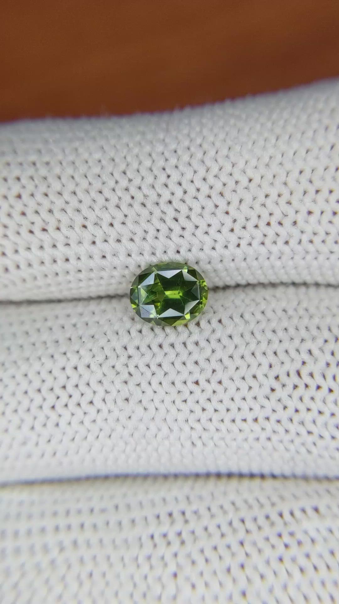 1.08 Ct. Zircon from Ceylon (Sri Lanka) Size Video