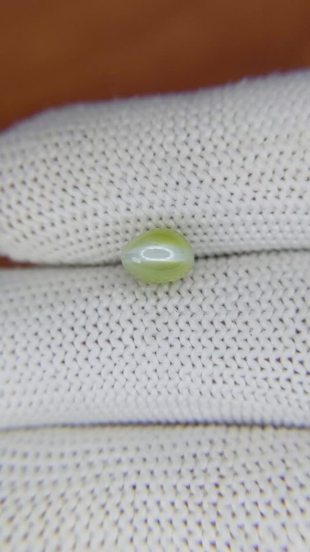 2.25 Ct. Cabochon Chrysoberyl from Ceylon (Sri Lanka) Size Video