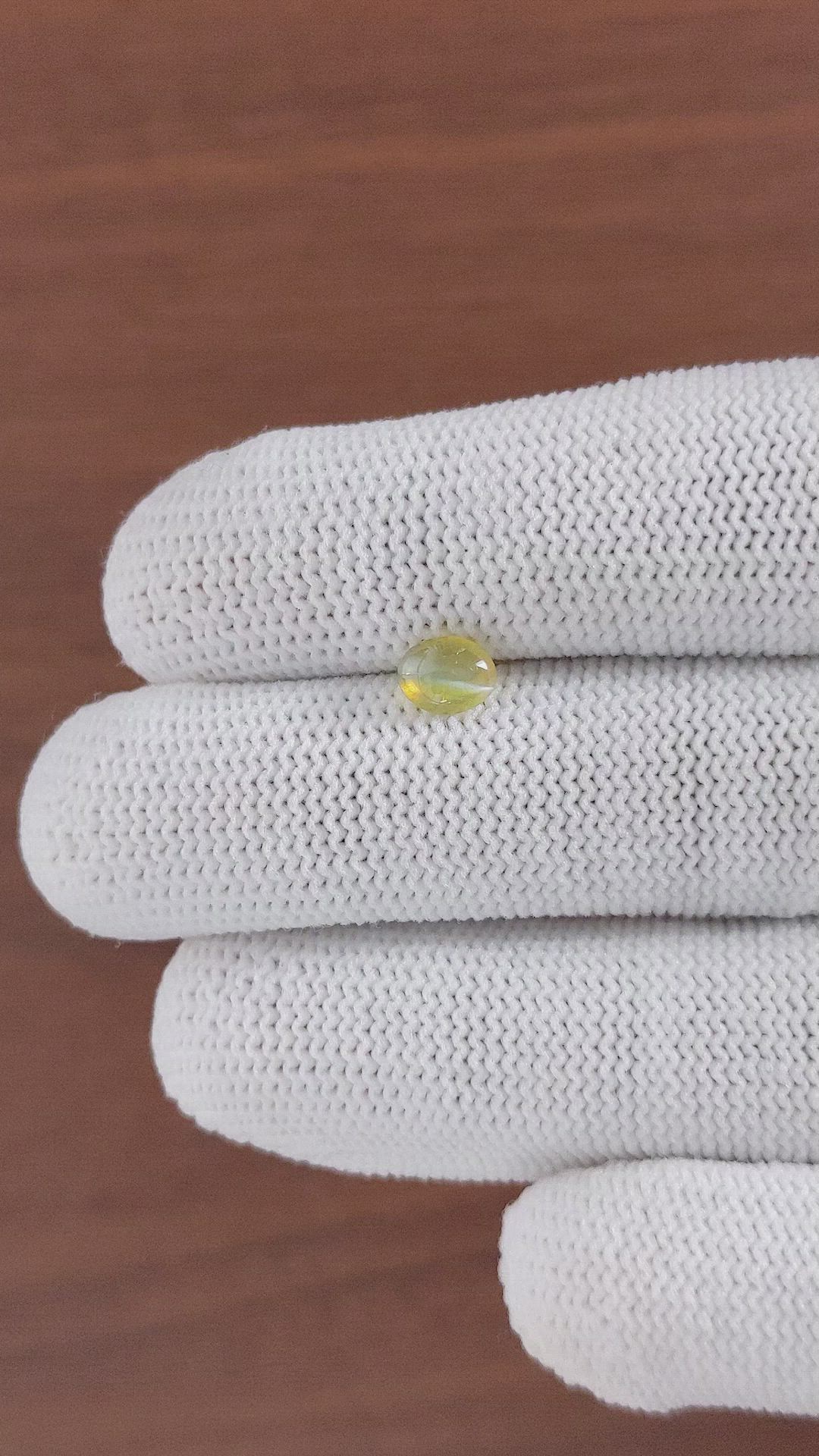 0.99 Ct. Cabochon Chrysoberyl from Ceylon (Sri Lanka) Size Video