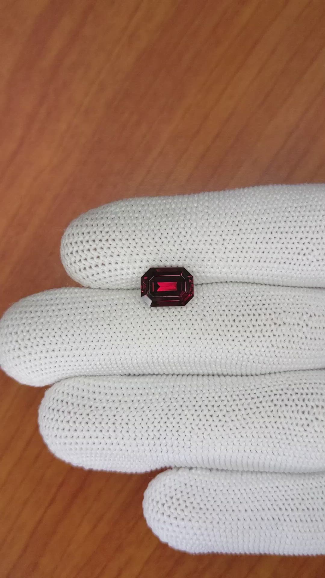 3.35 Ct. Garnet from Ceylon (Sri Lanka) Size Video