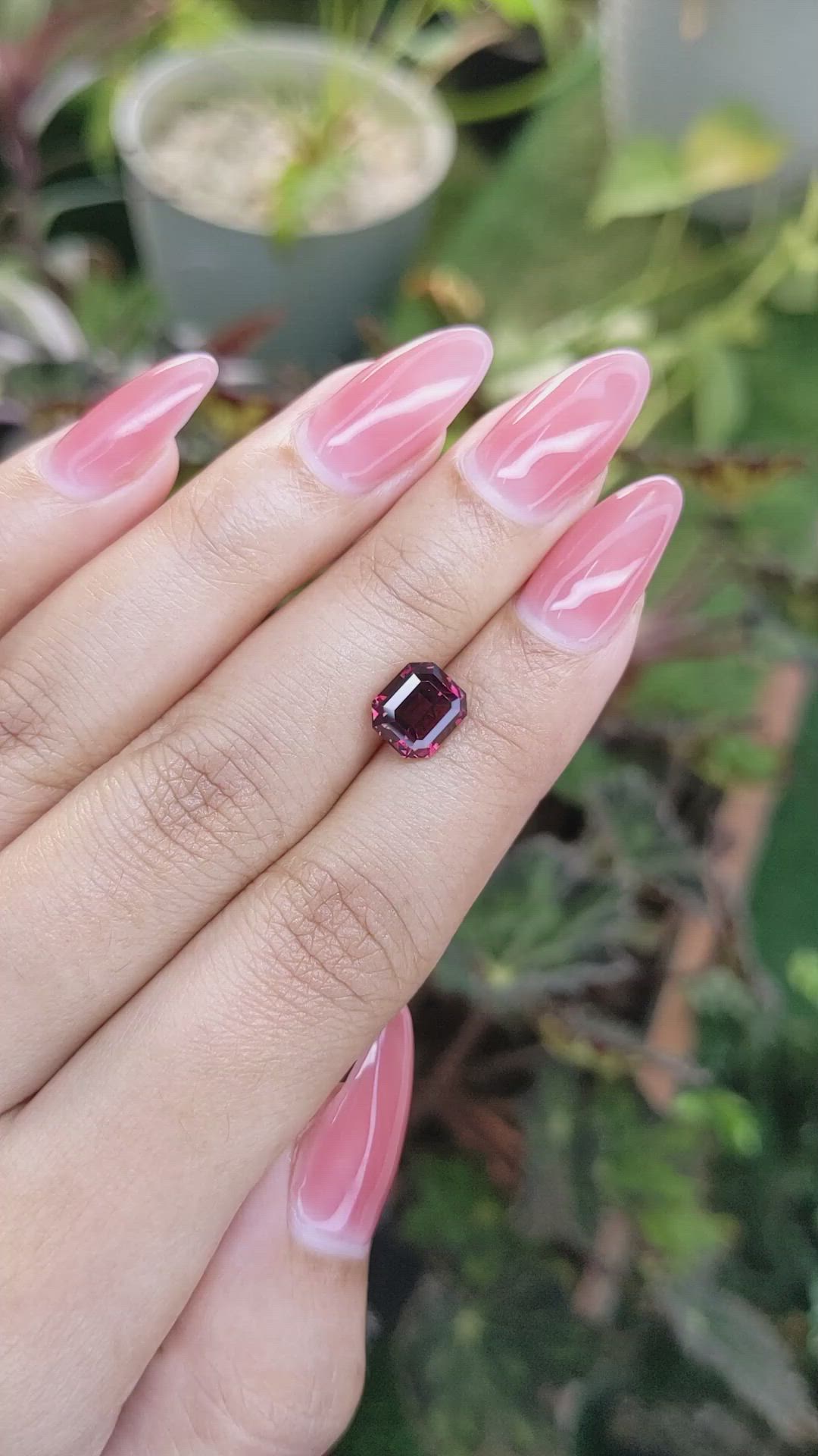 2.76 Ct. Rhodolite Garnet from Ceylon (Sri Lanka) Size Video