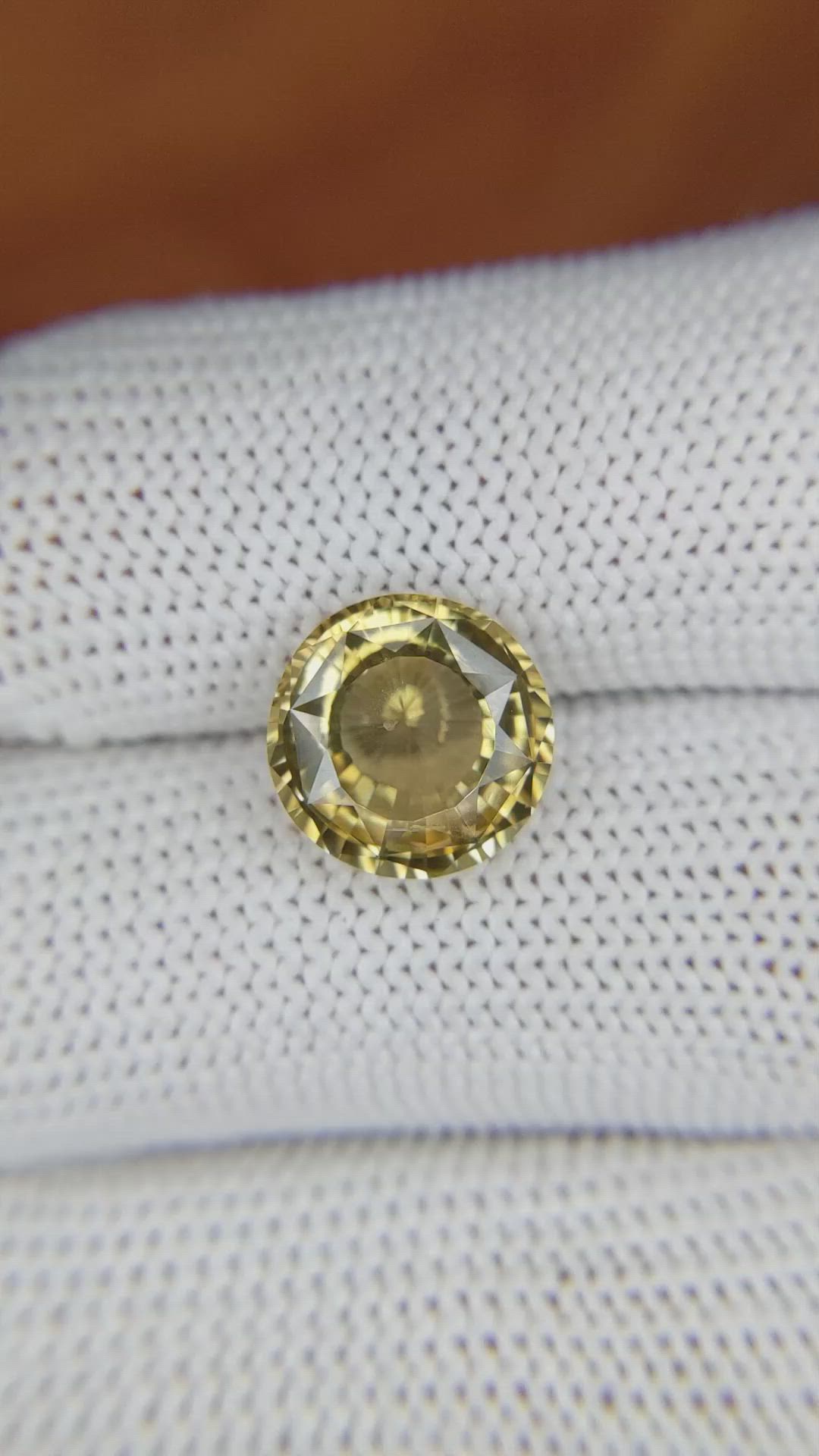 3.97 Ct. Sinhalite from Ceylon (Sri Lanka) Size Video