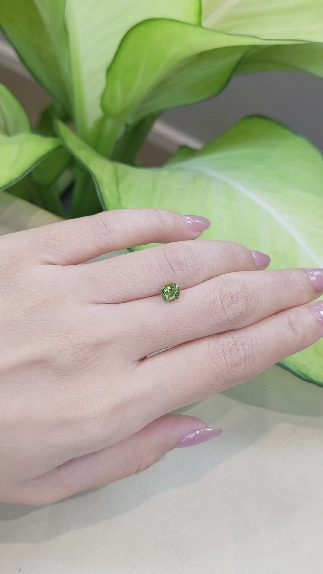 1.13 Ct. Alexandrite from Ceylon (Sri Lanka) Size Video