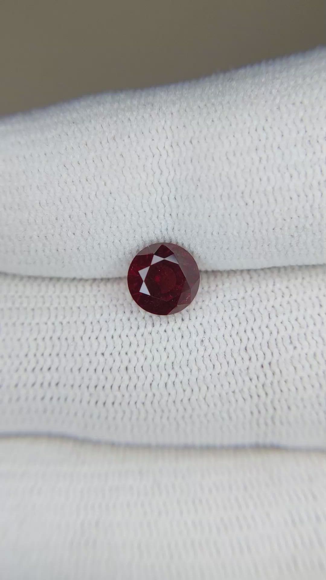 1.68 Ct. Garnet from Ceylon (Sri Lanka) Size Video