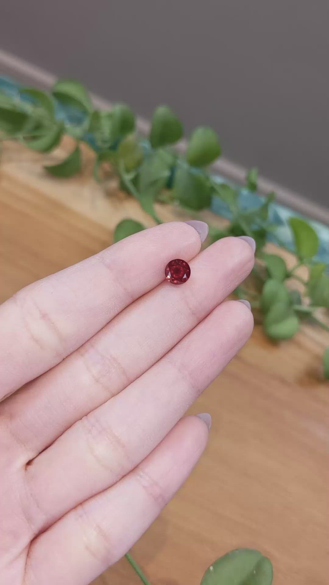1.27 Ct. Garnet from Ceylon (Sri Lanka) Size Video