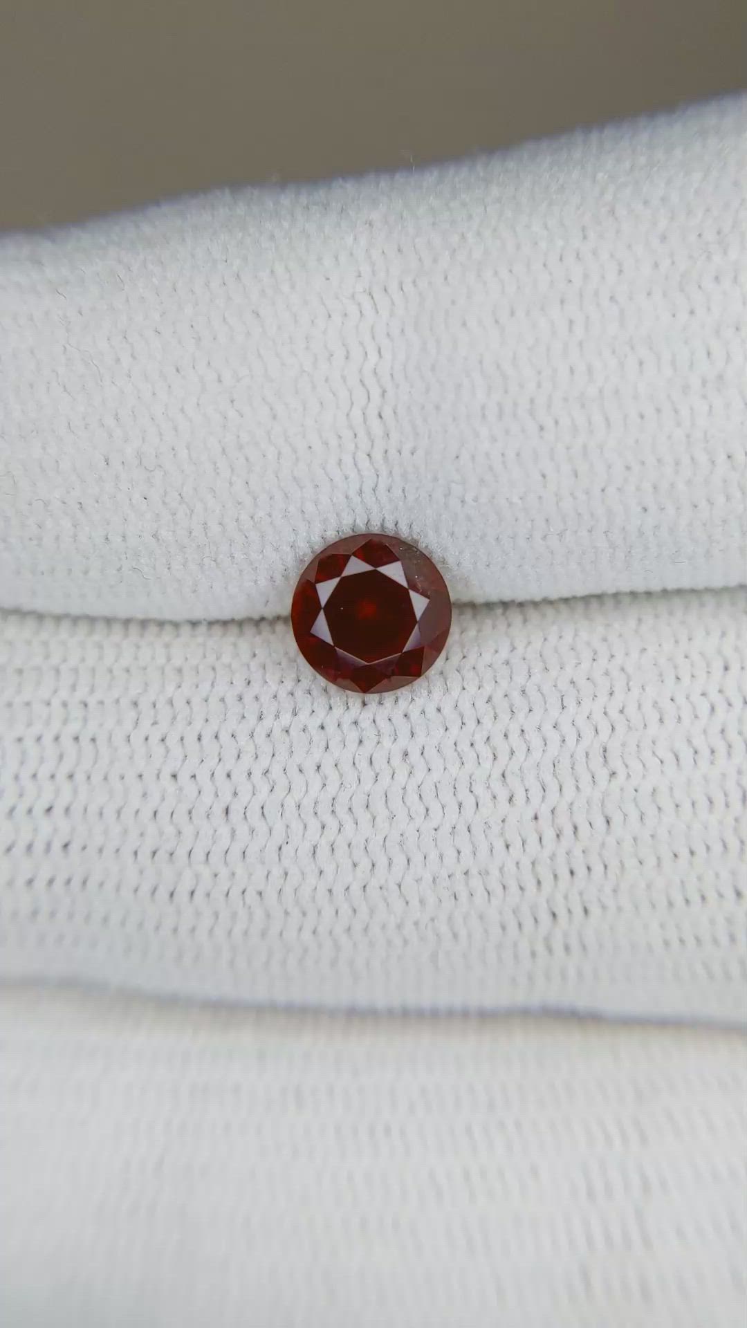 1.27 Ct. Garnet from Ceylon (Sri Lanka) Size Video