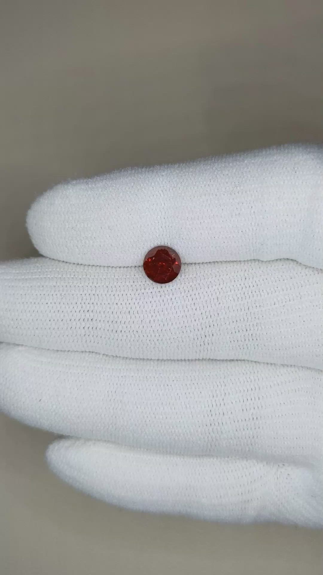 1.27 Ct. Garnet from Ceylon (Sri Lanka) Size Video