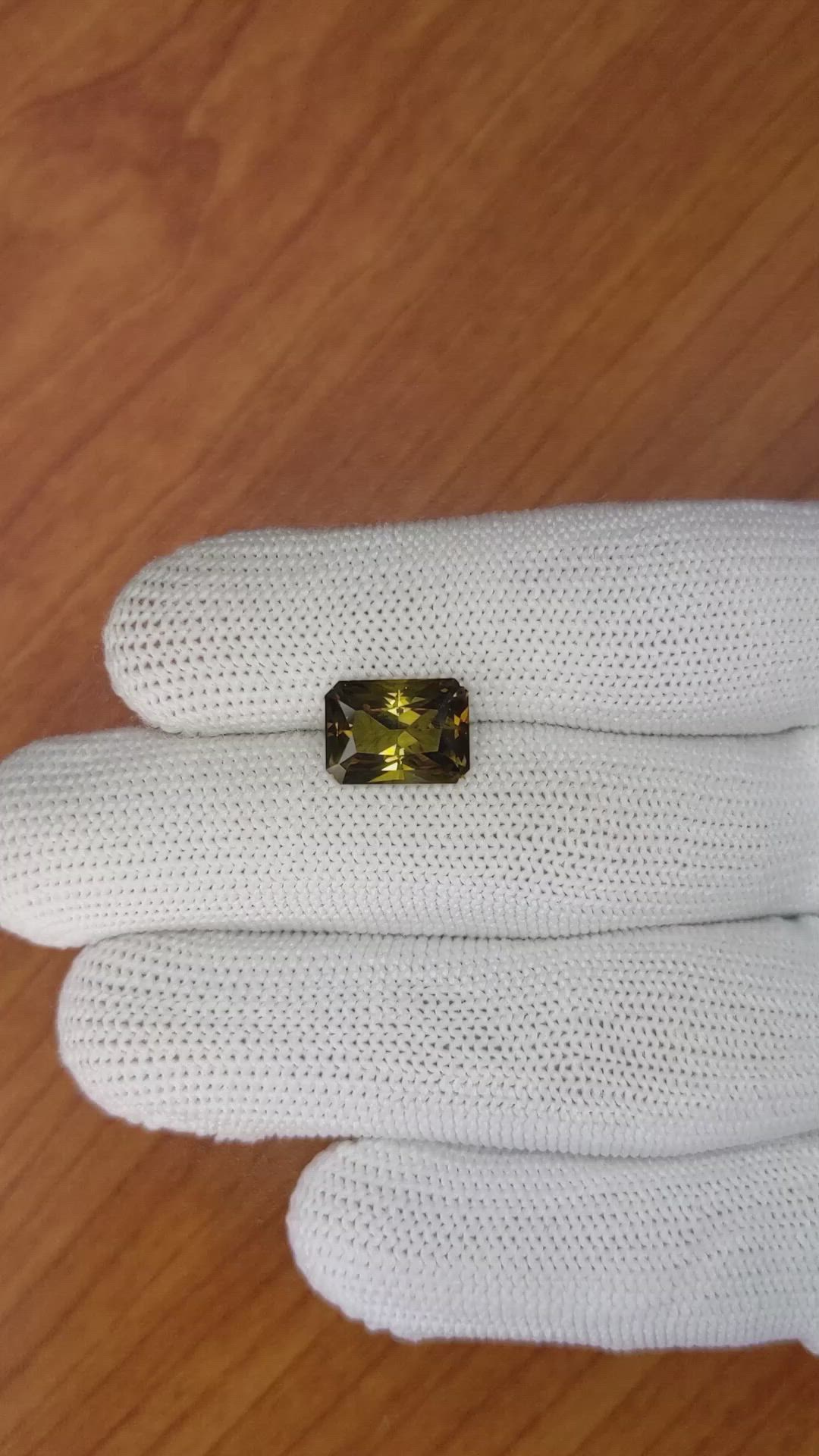 4.56 Ct. Chrysoberyl from Ceylon (Sri Lanka) Size Video