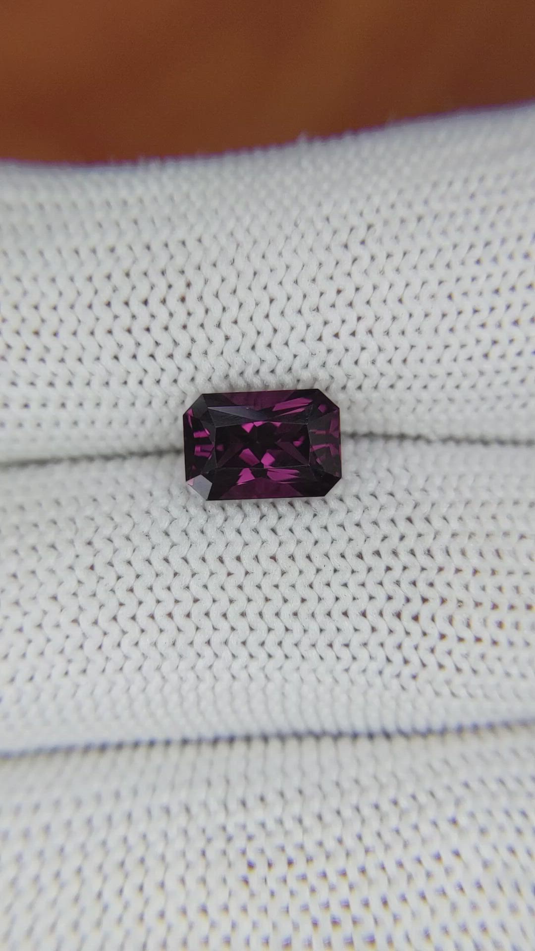 2.09 Ct. Spinel from Ceylon (Sri Lanka) Size Video