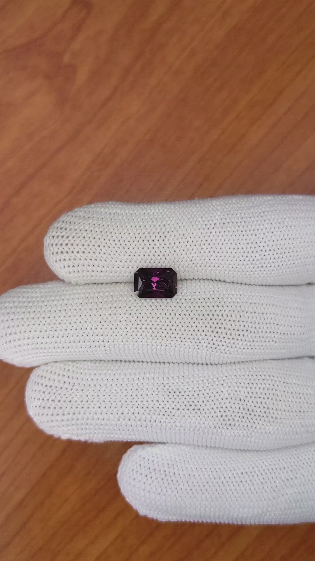 2.09 Ct. Spinel from Ceylon (Sri Lanka) Size Video
