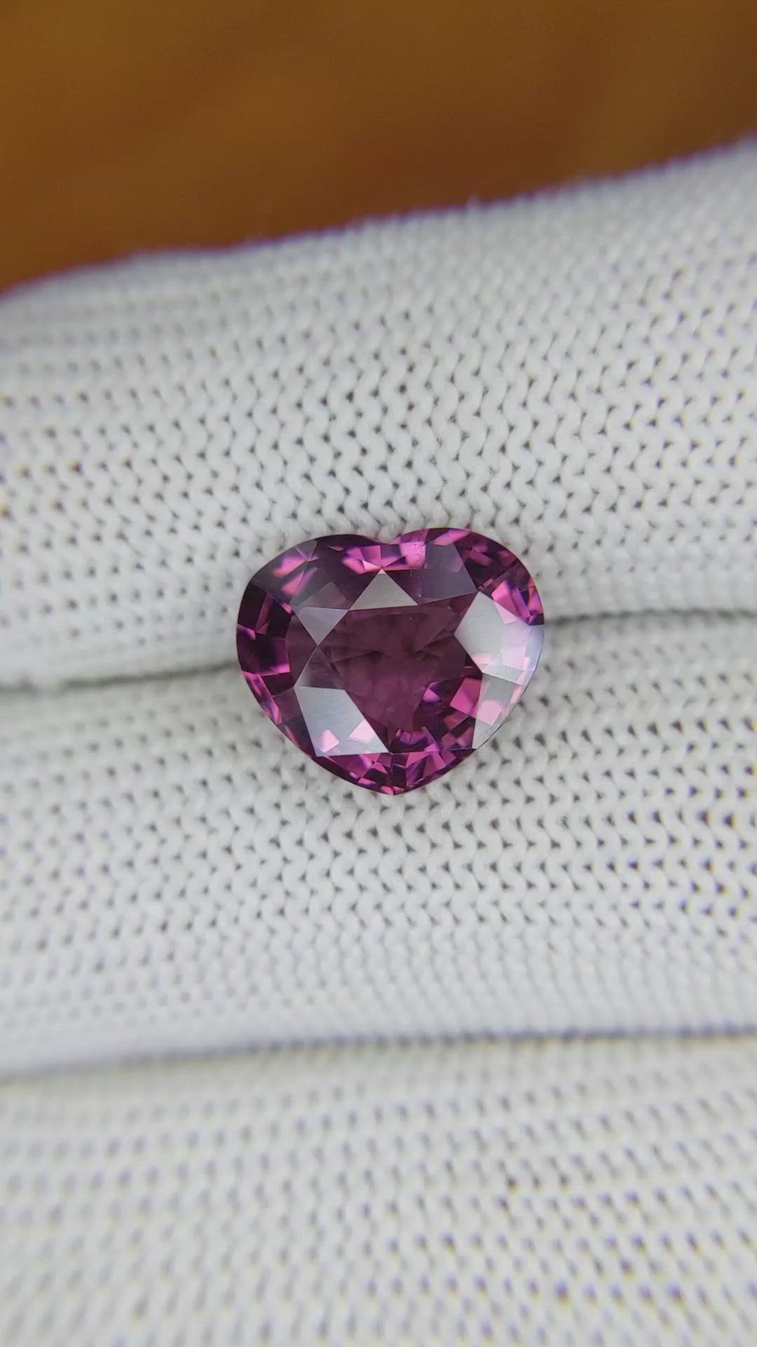 4.87 Ct. Spinel from Ceylon (Sri Lanka) Size Video