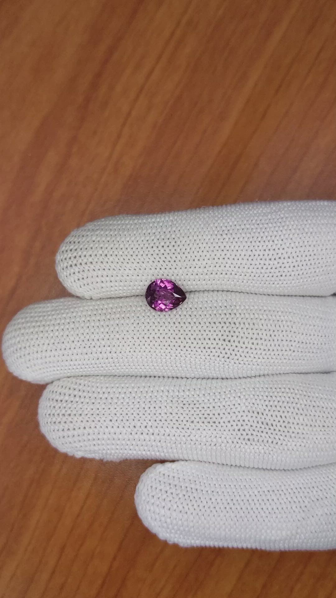 1.25 Ct. Spinel from Ceylon (Sri Lanka) Size Video
