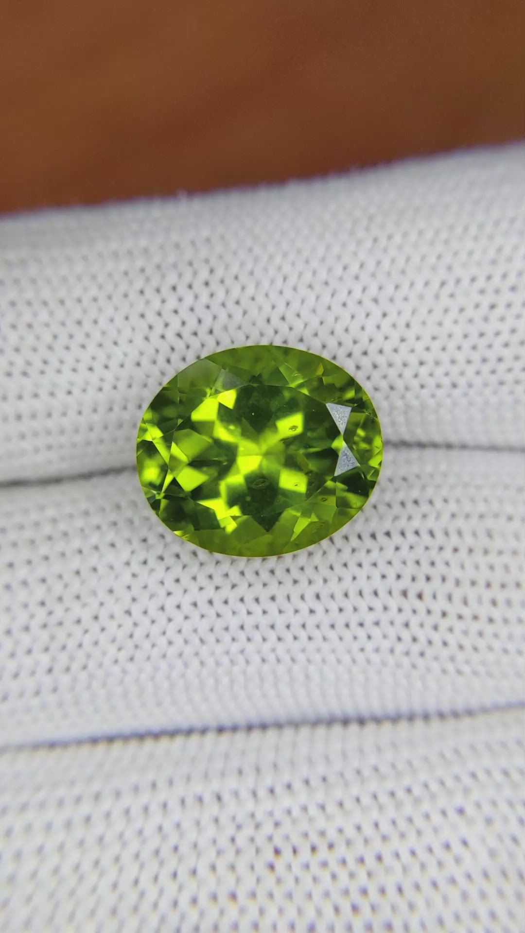 9.61 Ct. Peridot from Pakistan Size Video