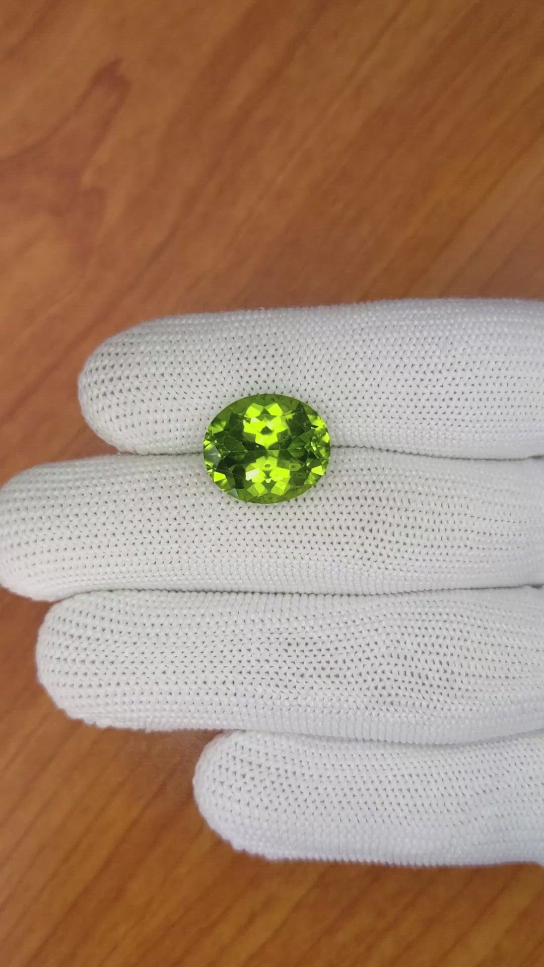 9.61 Ct. Peridot from Pakistan Size Video