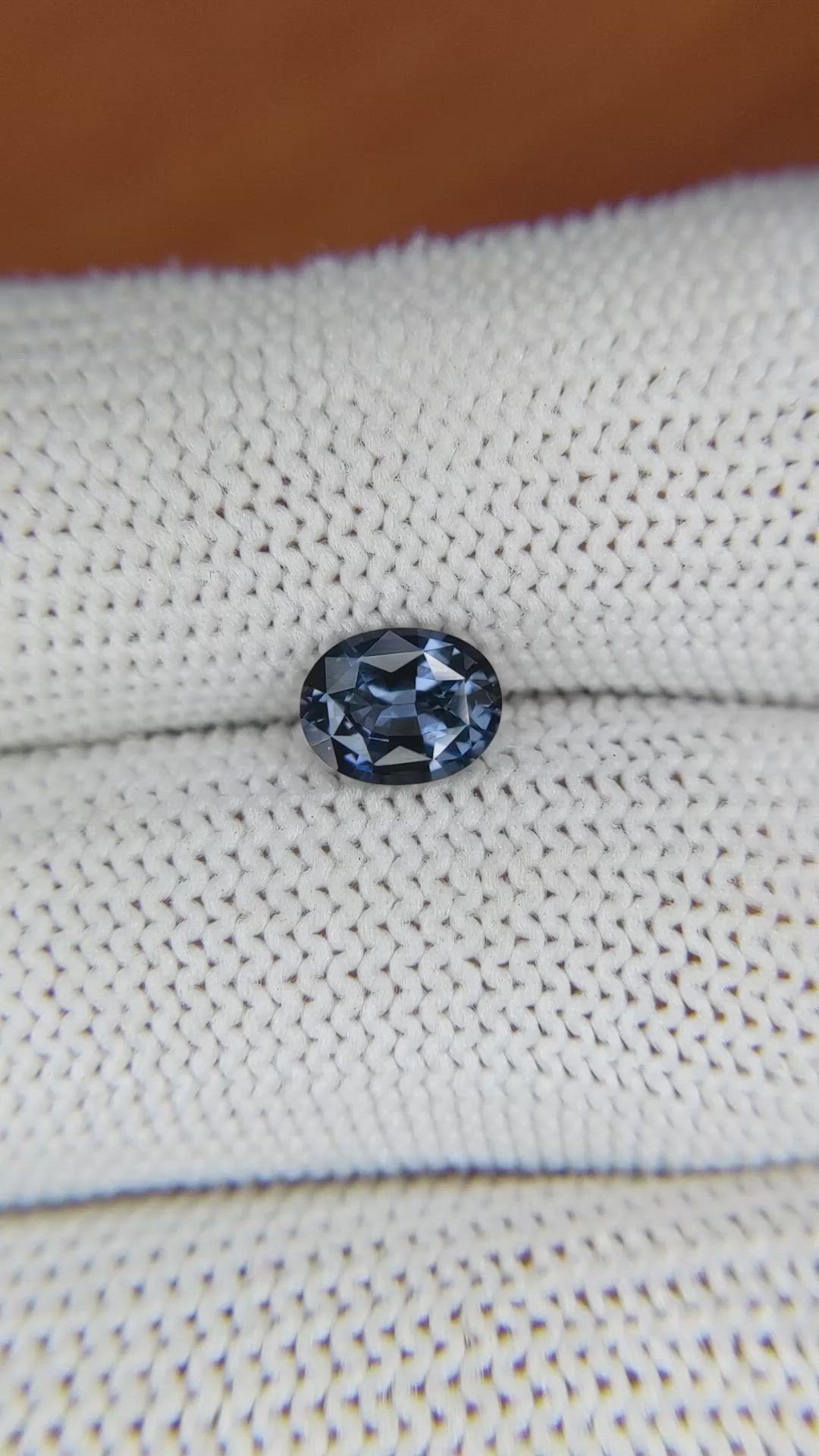 1.00 Ct. Spinel from Ceylon (Sri Lanka) Size Video