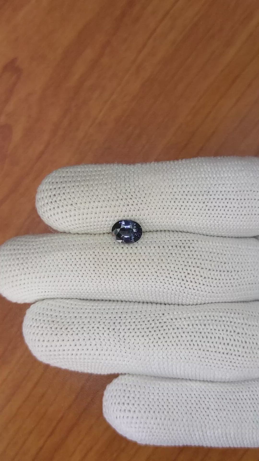 1.00 Ct. Spinel from Ceylon (Sri Lanka) Size Video