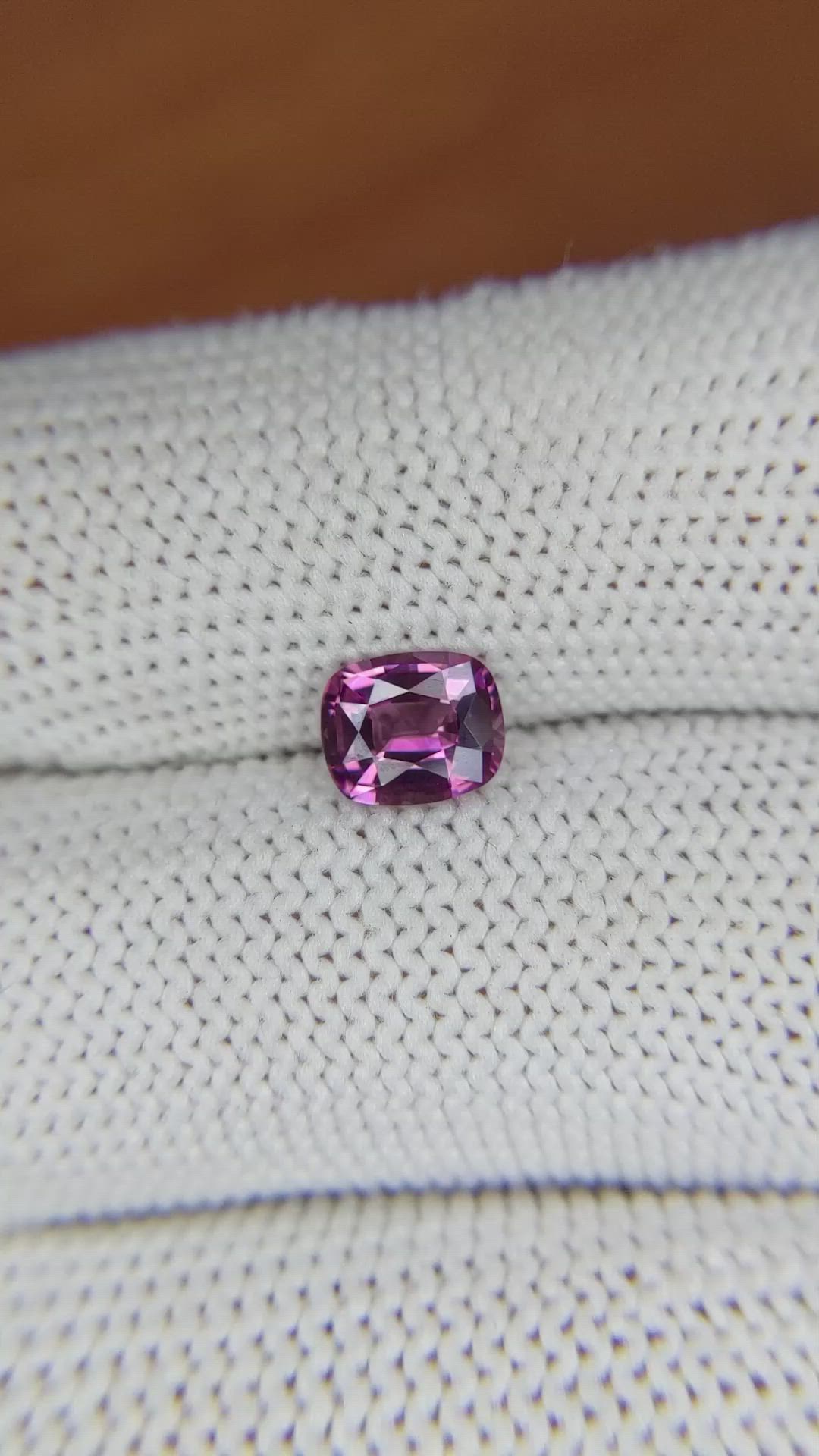 0.88 Ct. Spinel from Ceylon (Sri Lanka) Size Video