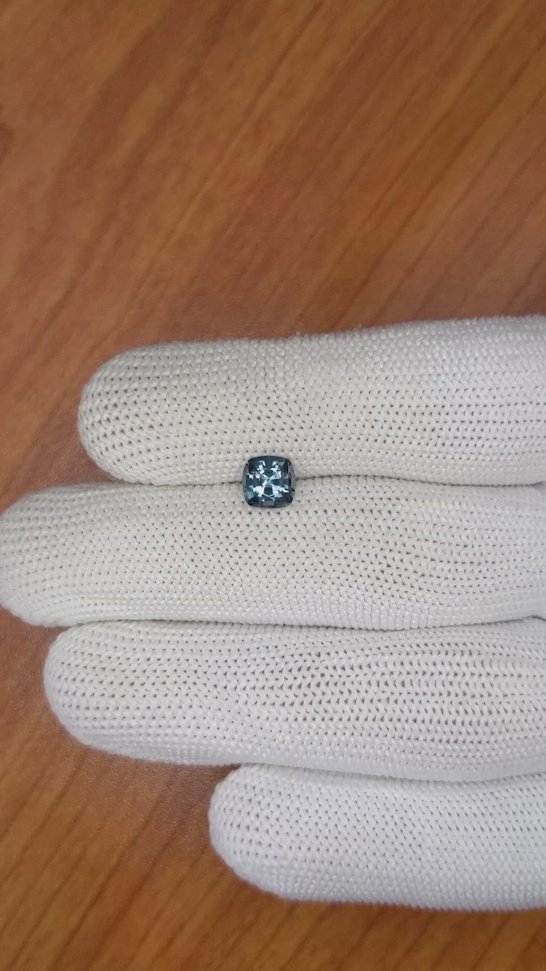 1.01 Ct. Spinel from Ceylon (Sri Lanka) Size Video