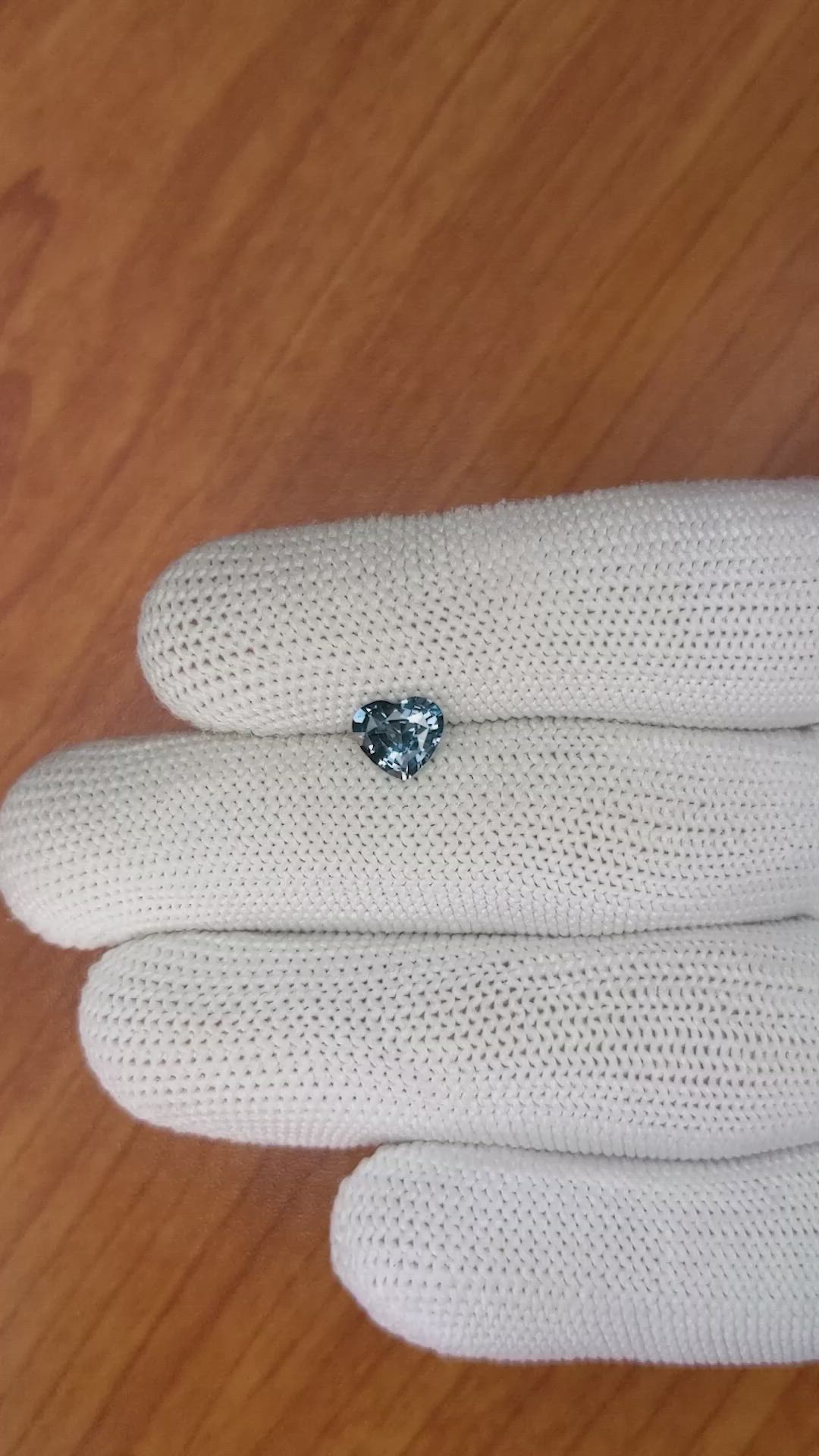 1.00 Ct. Spinel from Ceylon (Sri Lanka) Size Video