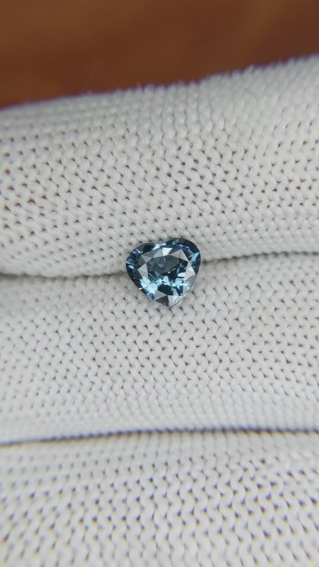 1.00 Ct. Spinel from Ceylon (Sri Lanka) Size Video