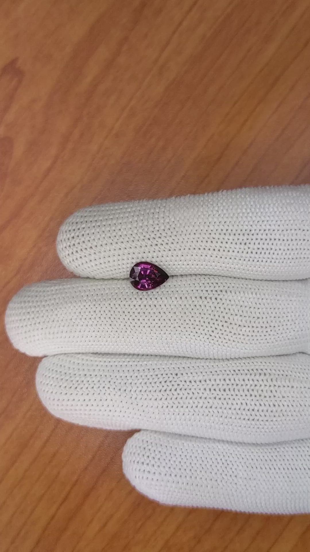 1.16 Ct. Spinel from Ceylon (Sri Lanka) Size Video