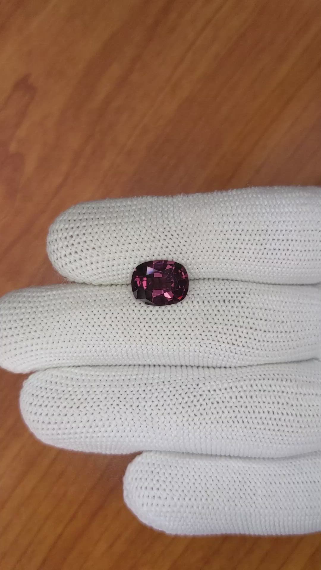3.19 Ct. Spinel from Ceylon (Sri Lanka) Size Video