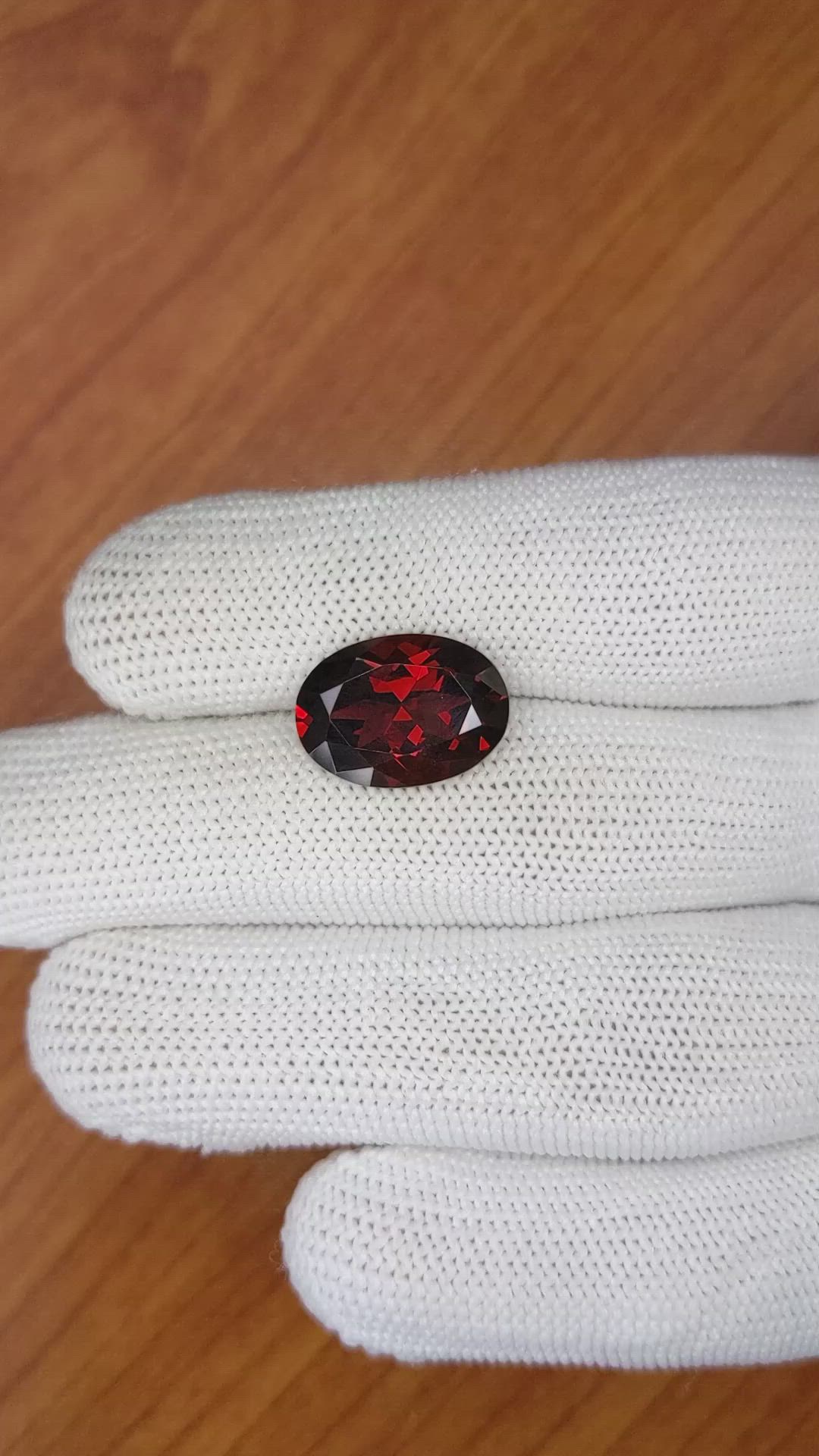 8.21 Ct. Rhodolite Garnet from Ceylon (Sri Lanka) Size Video