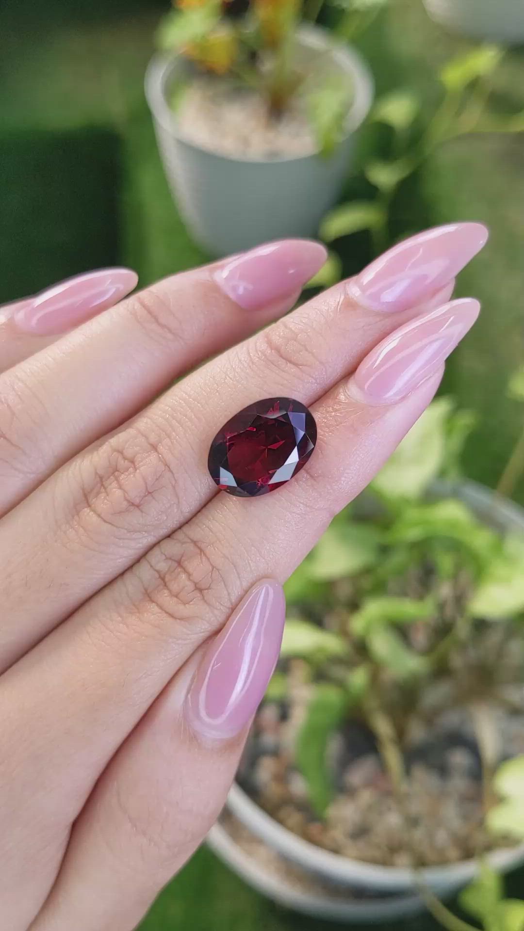 8.21 Ct. Rhodolite Garnet from Ceylon (Sri Lanka) Size Video