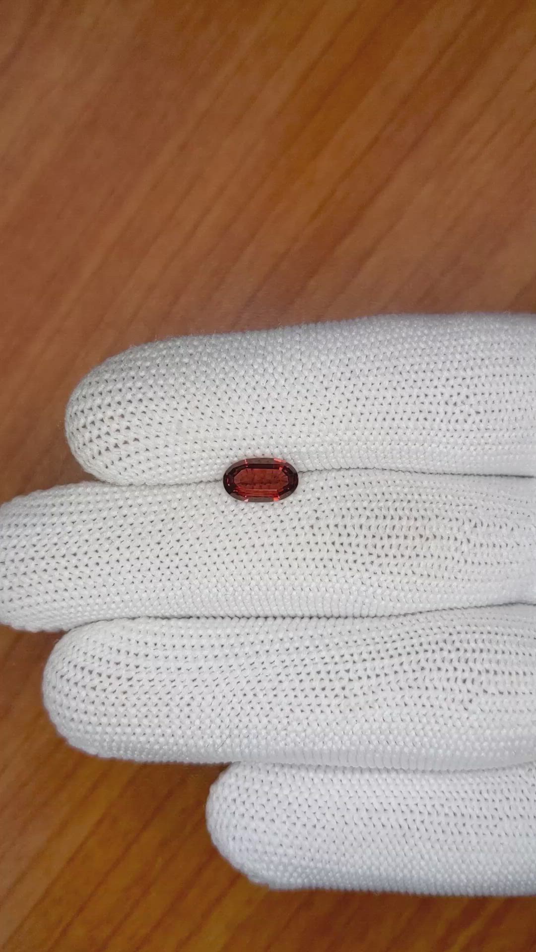 1.05 Ct. Almandine Garnet from Ceylon (Sri Lanka) Size Video