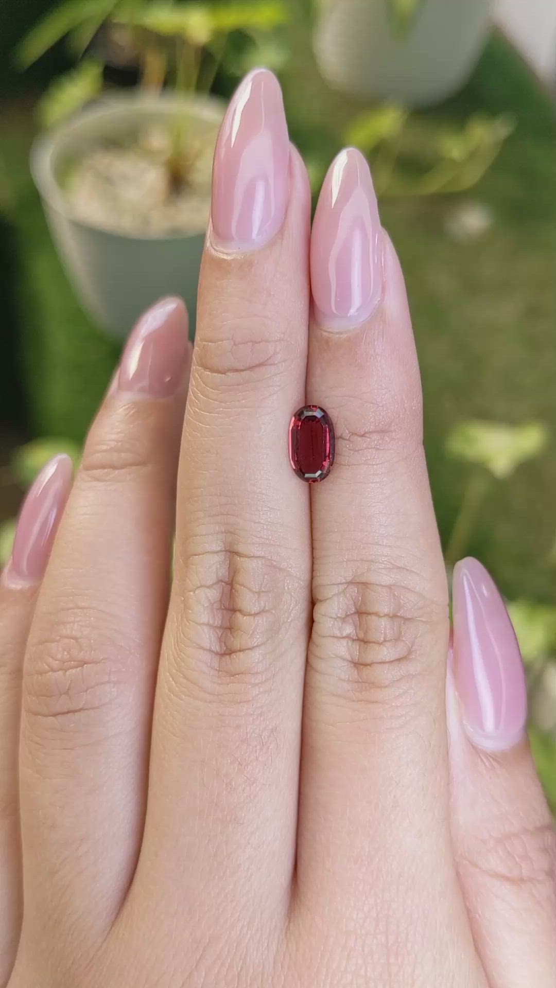 1.05 Ct. Almandine Garnet from Ceylon (Sri Lanka) Size Video