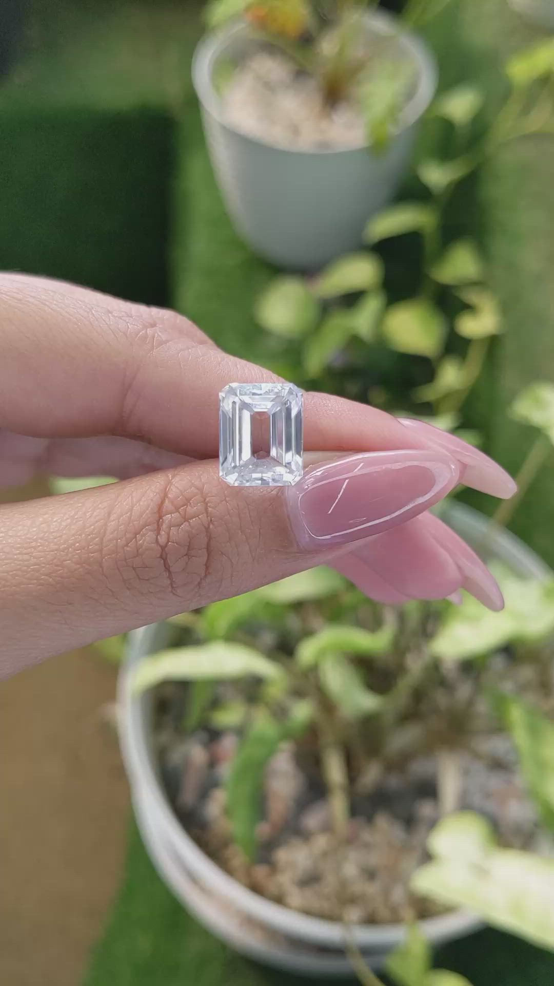 10.22 Ct. Zircon from Ceylon (Sri Lanka) Size Video