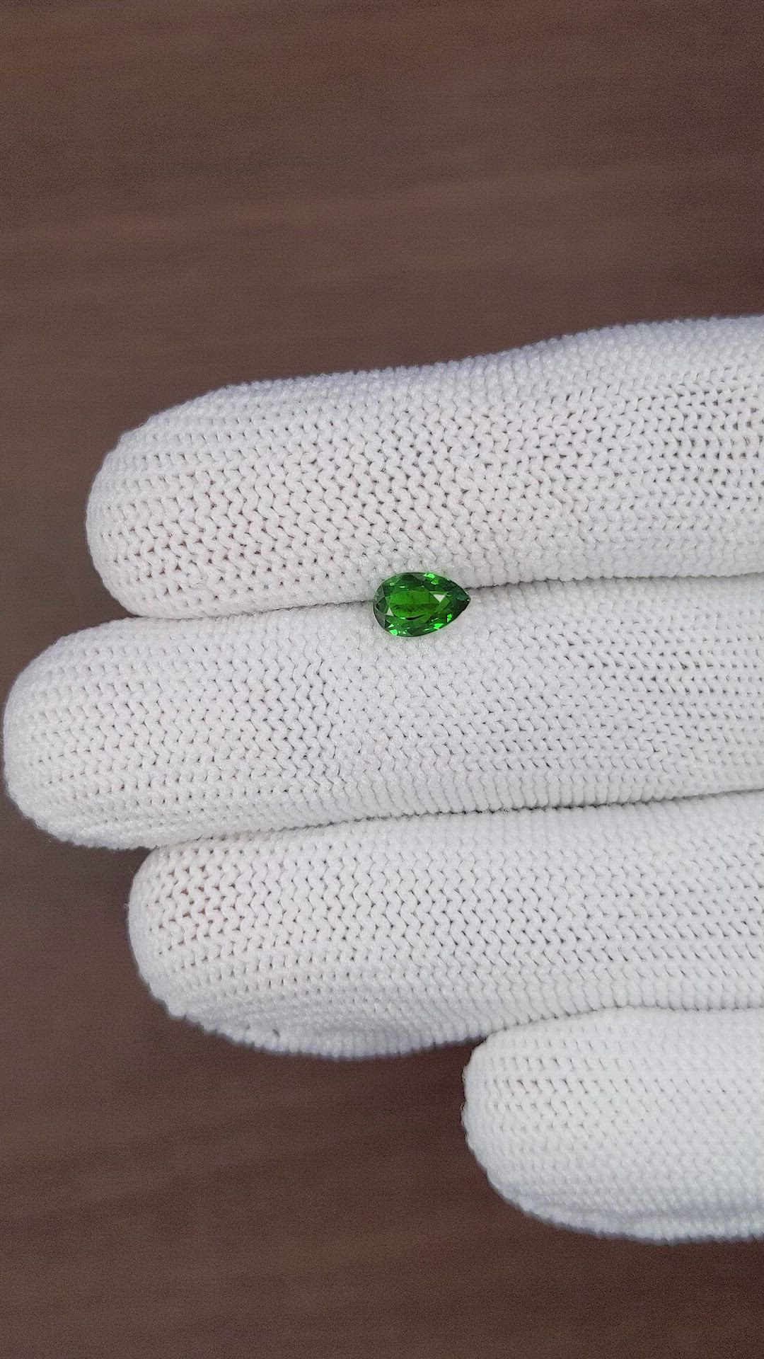 1.04 Ct. Tsavorite Garnet from Tanzania Size Video