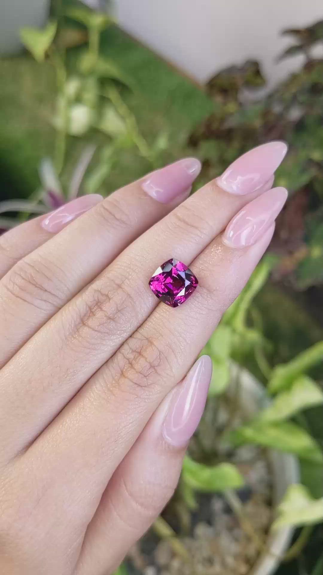 4.53 Ct. Spinel from Ceylon (Sri Lanka) Size Video