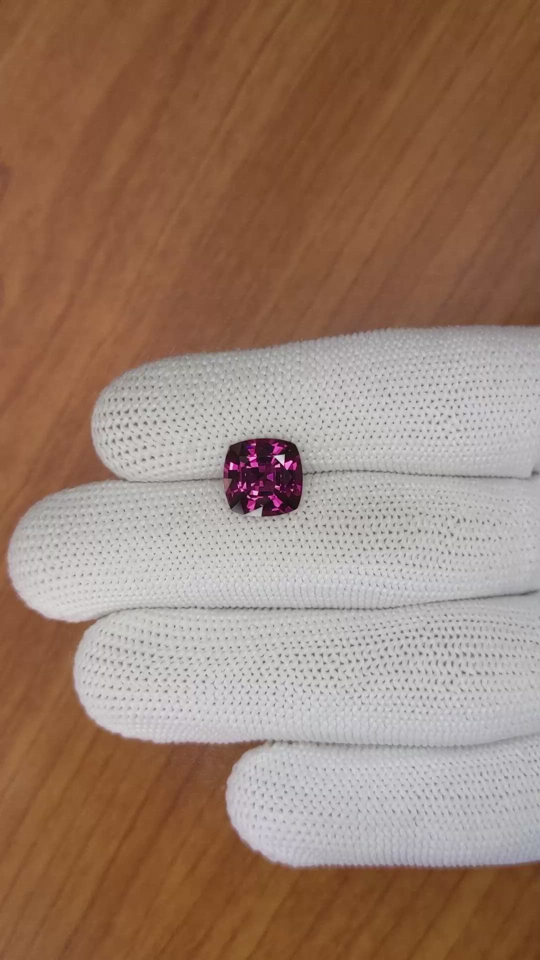 4.53 Ct. Spinel from Ceylon (Sri Lanka) Size Video