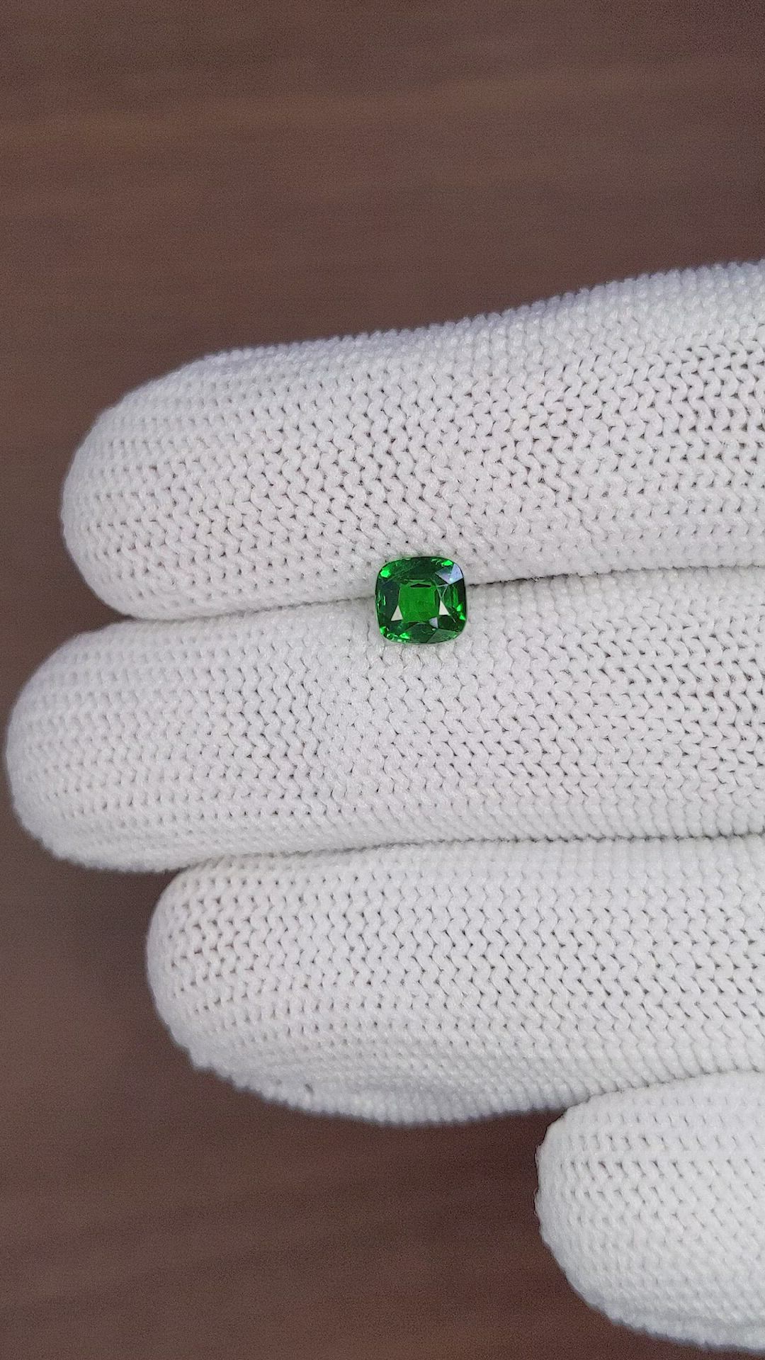 1.22 Ct. Tsavorite Garnet from Tanzania Size Video