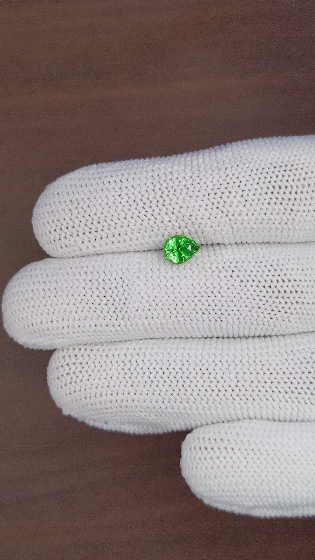1.06 Ct. Tsavorite Garnet from Tanzania Size Video