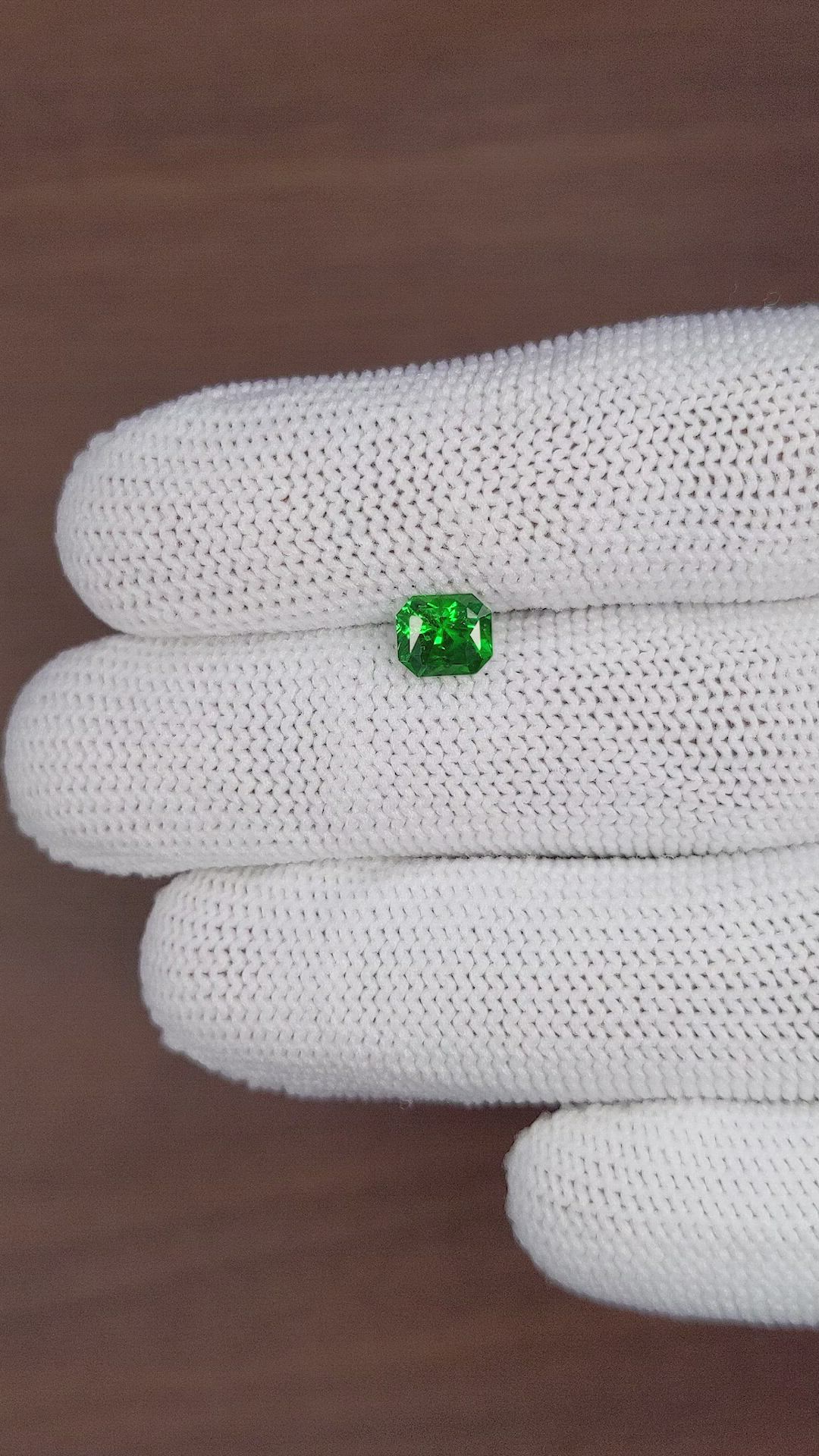 1.15 Ct. Tsavorite Garnet from Tanzania Size Video