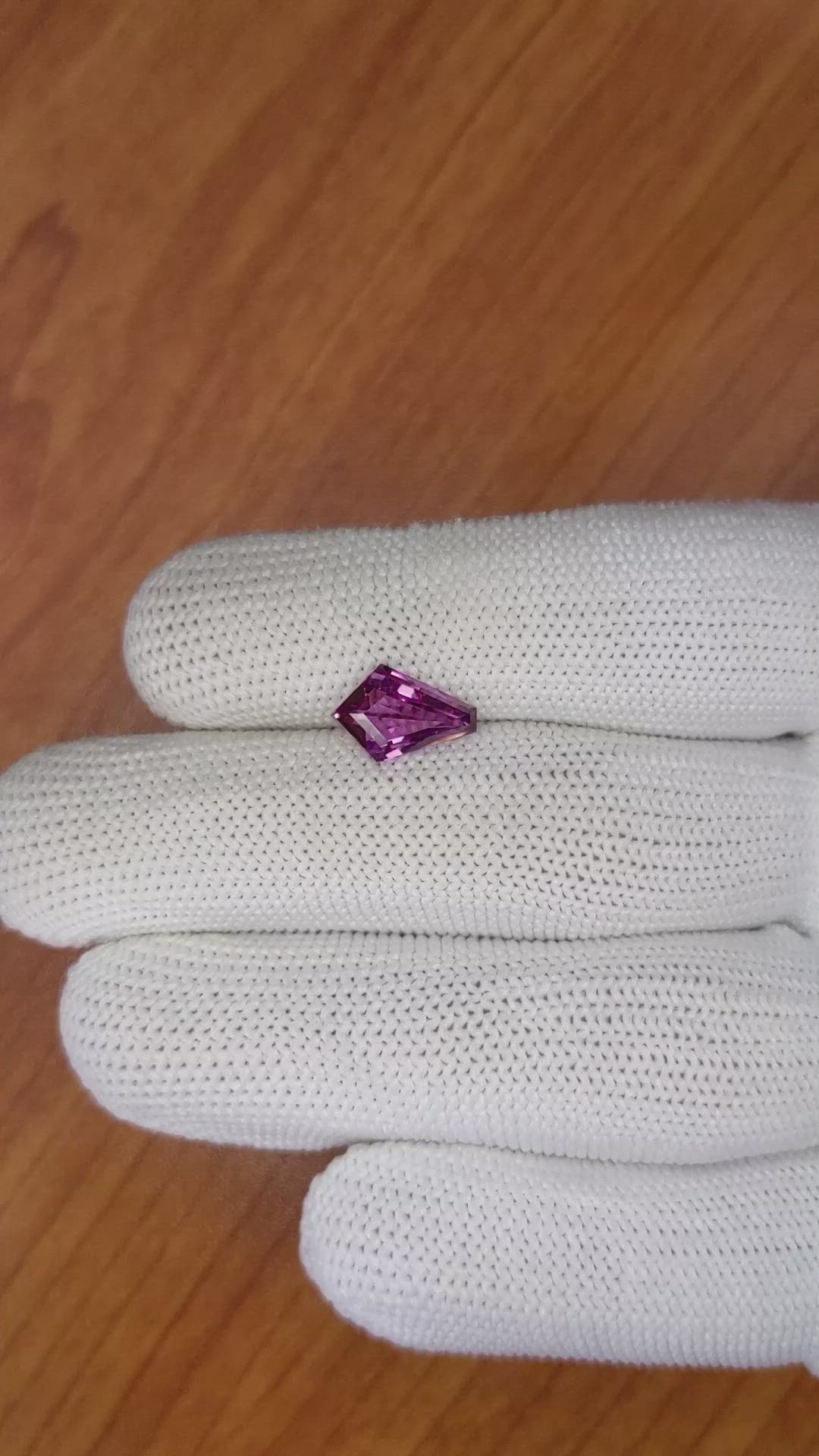 2.49 Ct. Spinel from Ceylon (Sri Lanka) Size Video