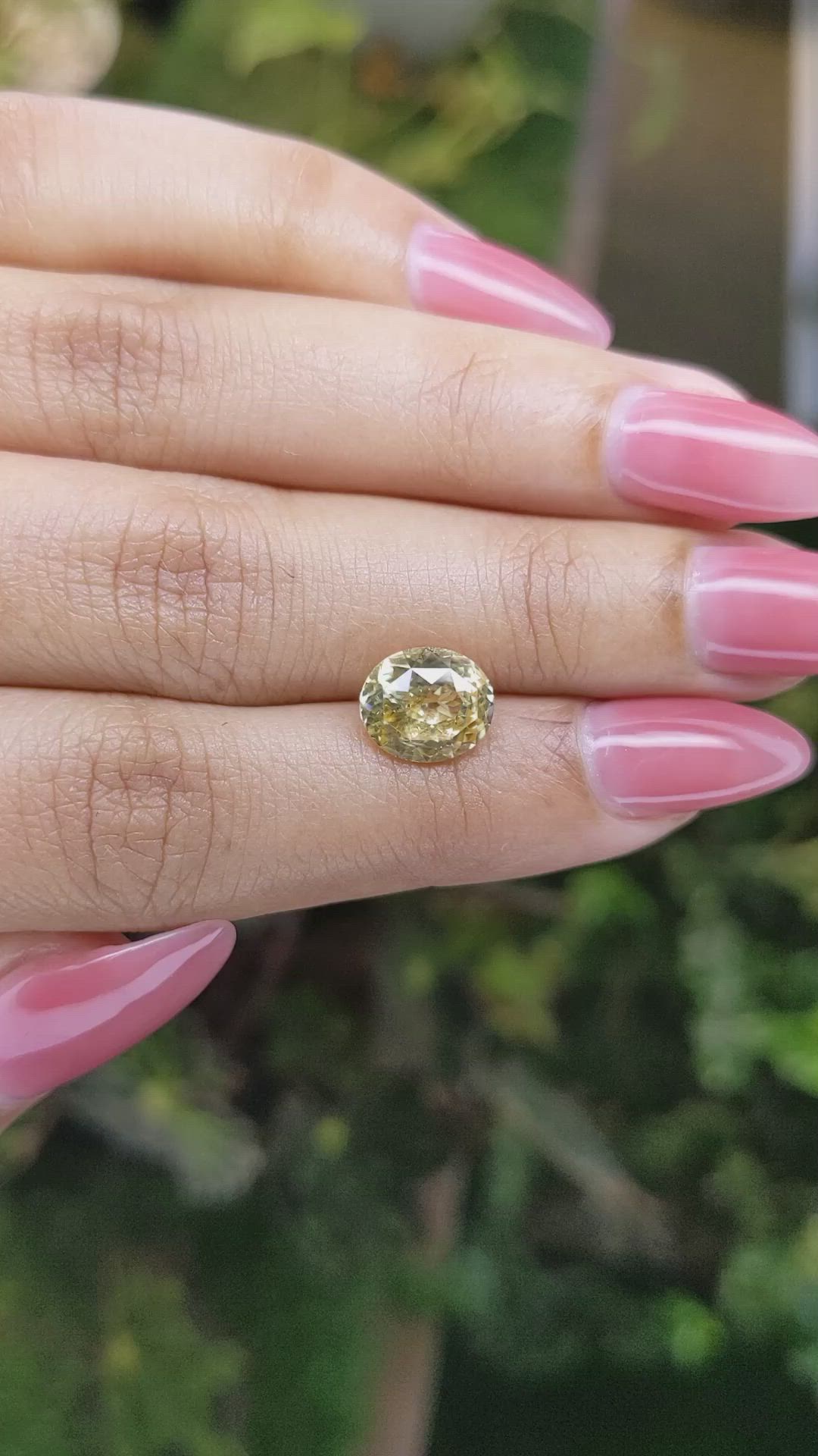 3.87 Ct. Zircon from Ceylon (Sri Lanka) Size Video