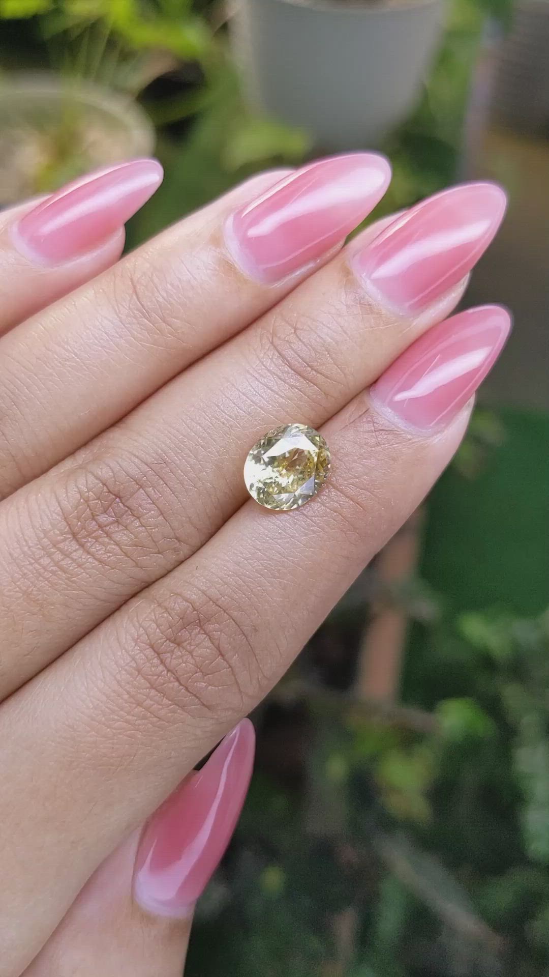 3.87 Ct. Zircon from Ceylon (Sri Lanka) Size Video