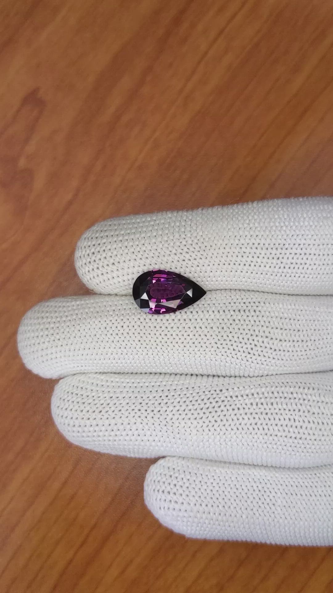 3.85 Ct. Spinel from Ceylon (Sri Lanka) Size Video