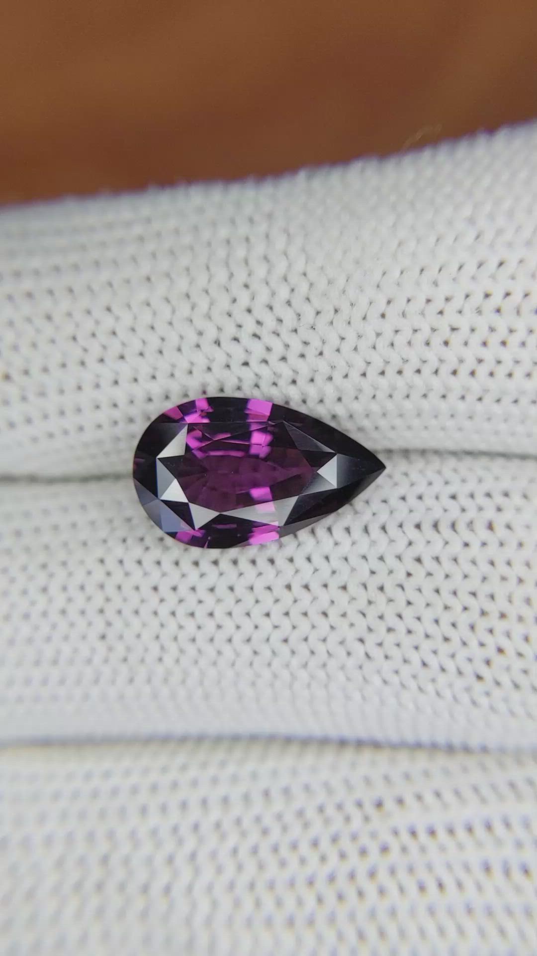 3.85 Ct. Spinel from Ceylon (Sri Lanka) Size Video