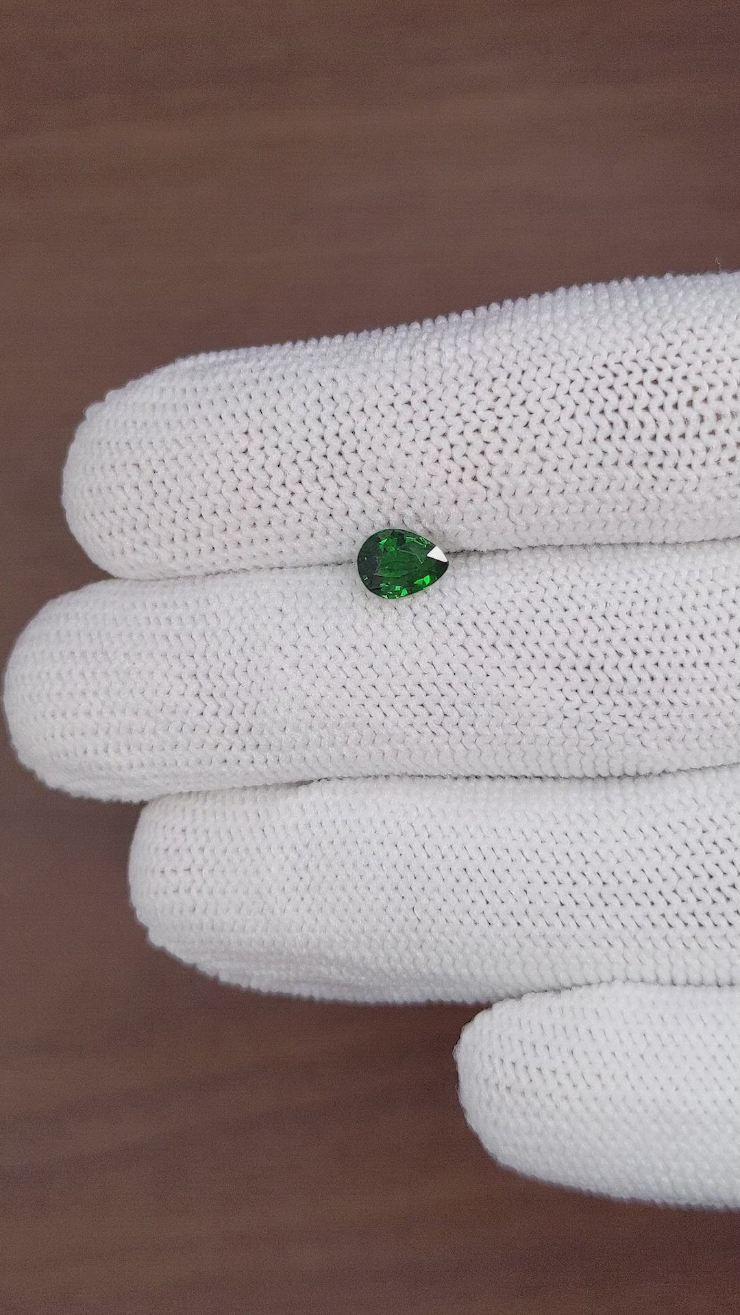 1.00 Ct. Tsavorite Garnet from Tanzania Size Video