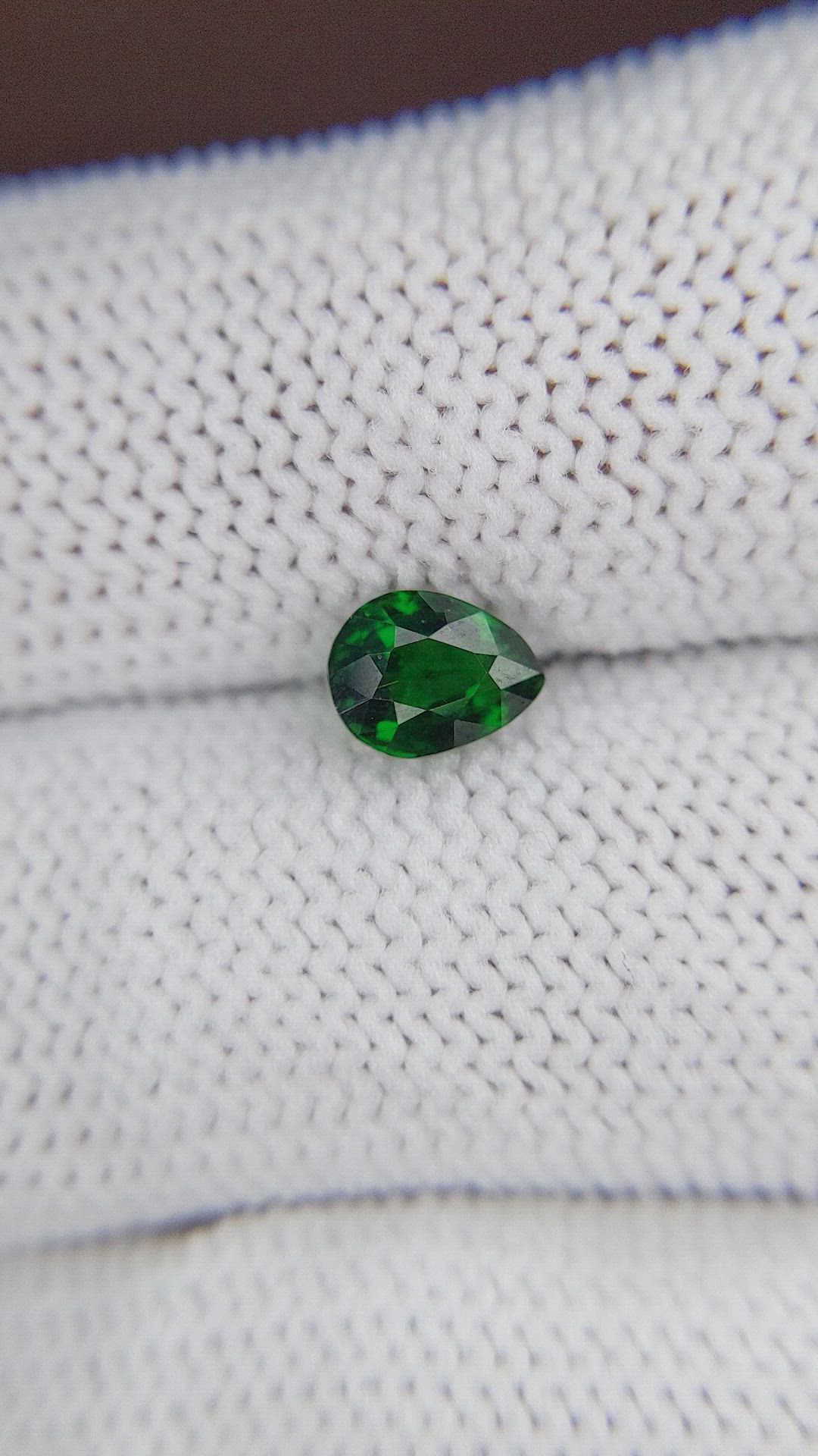 1.00 Ct. Tsavorite Garnet from Tanzania Size Video