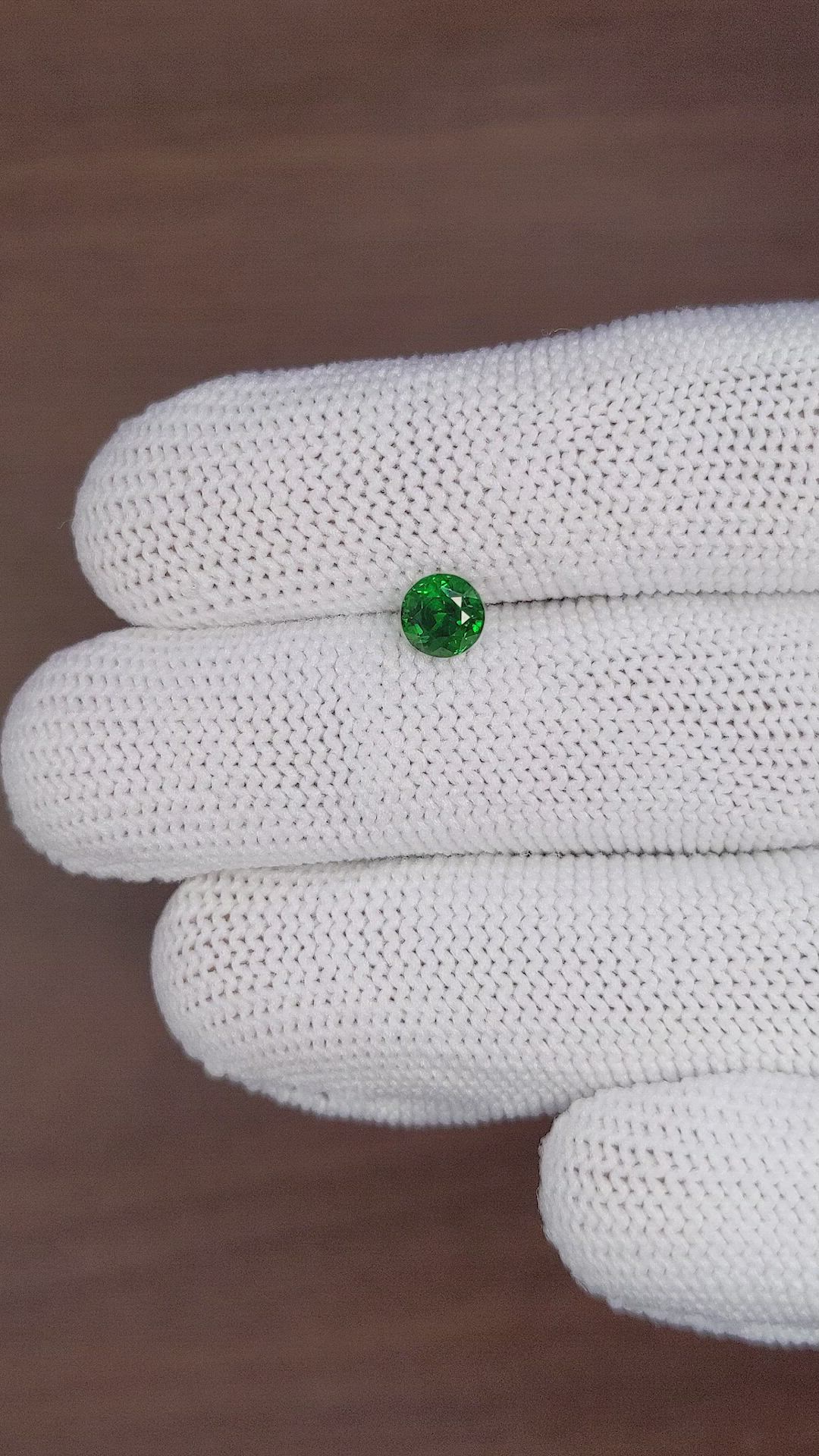 0.99 Ct. Tsavorite Garnet from Tanzania Size Video