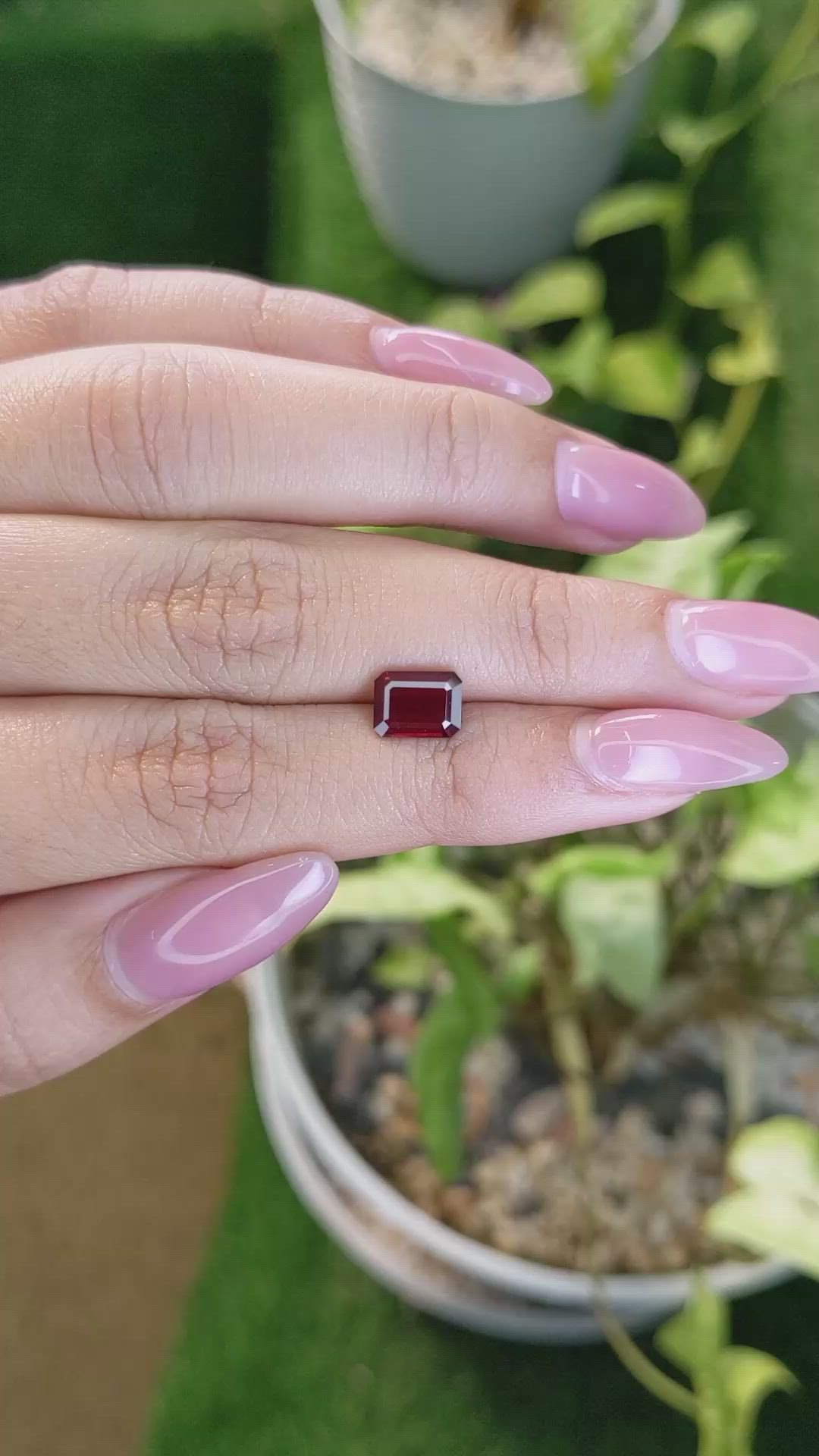 1.83 Ct. Garnet from Ceylon (Sri Lanka) Size Video