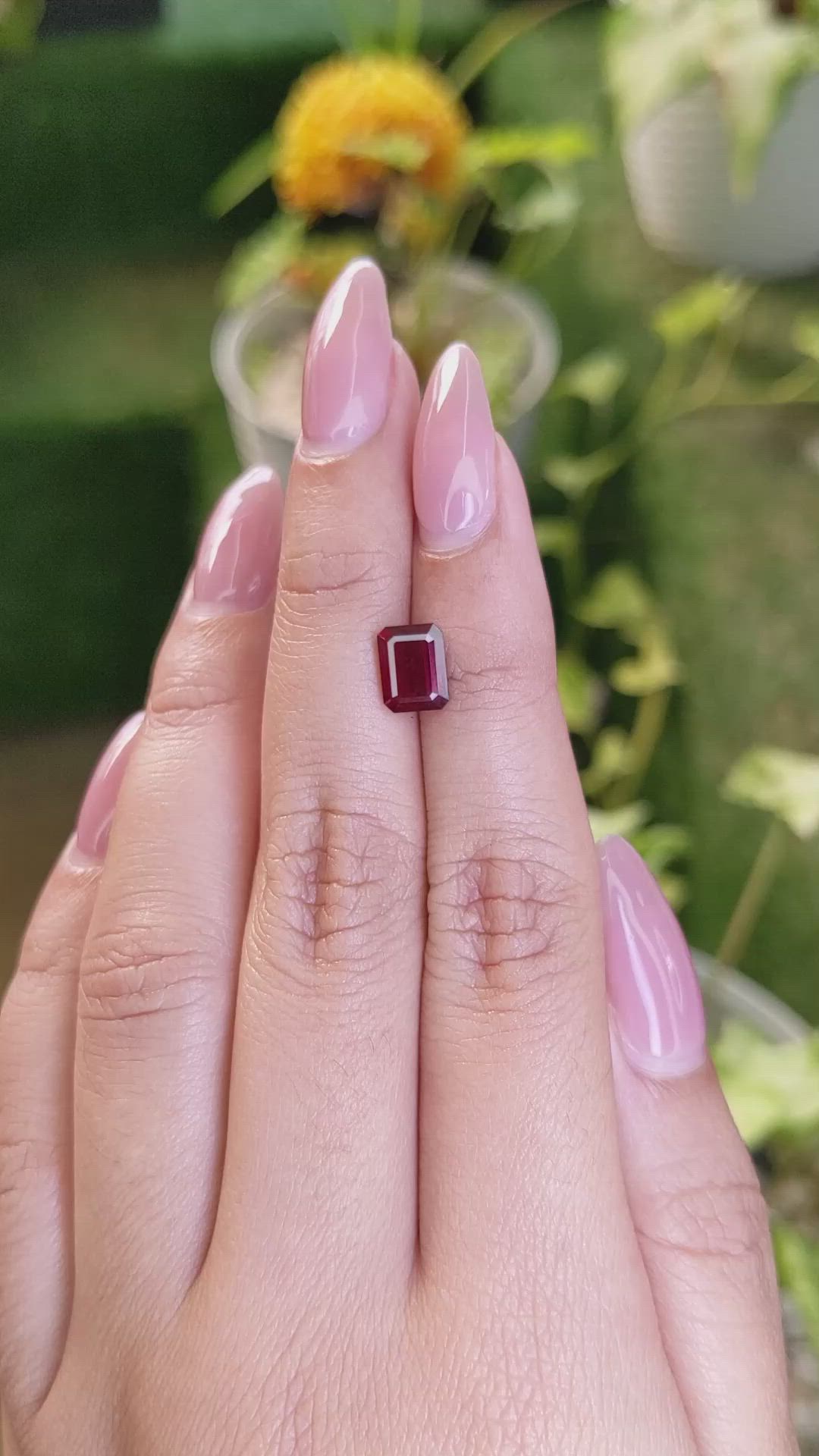 1.83 Ct. Garnet from Ceylon (Sri Lanka) Size Video